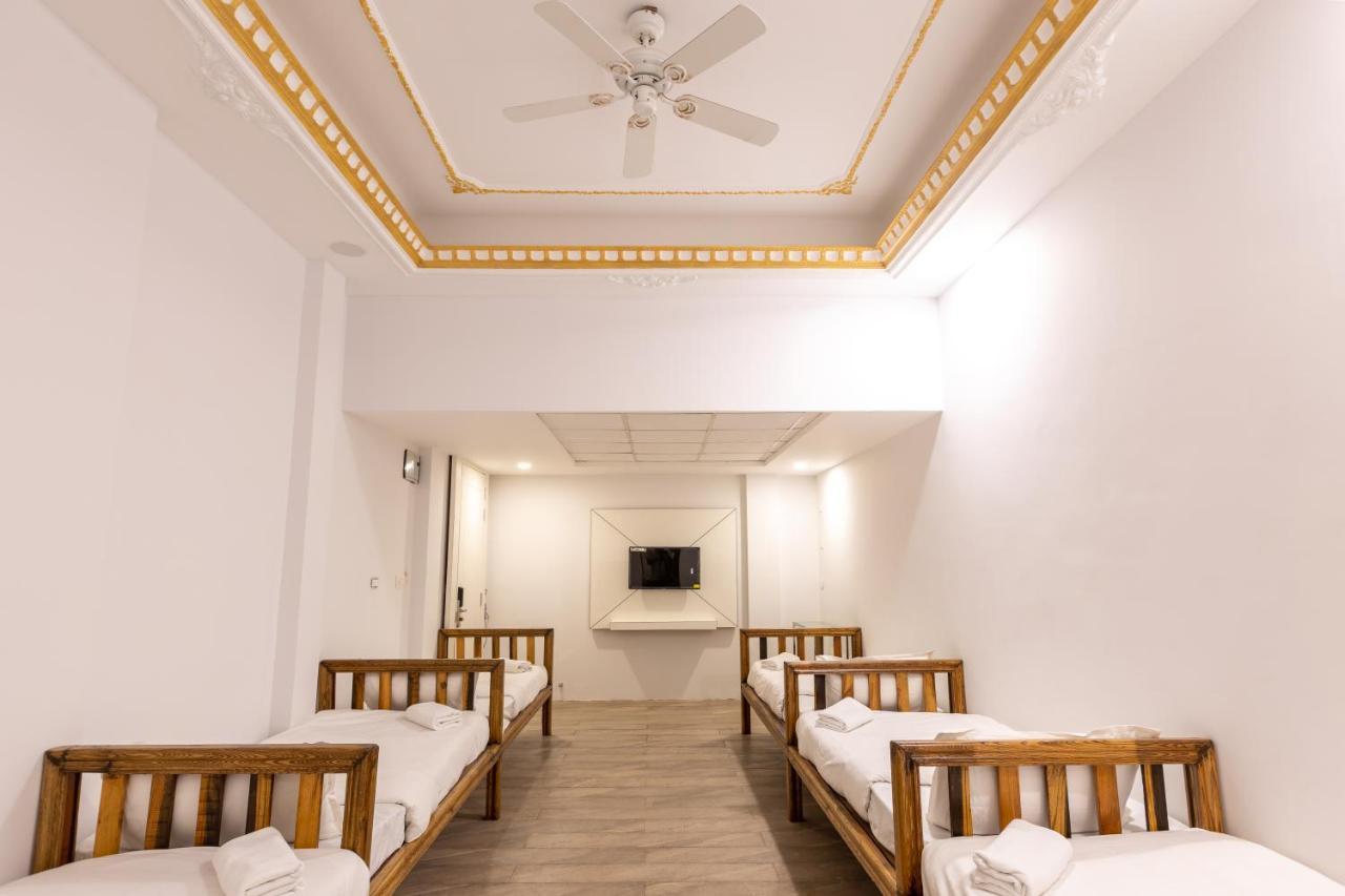 The Grand Monarch Hotel, اوجاين المظهر الخارجي الصورة