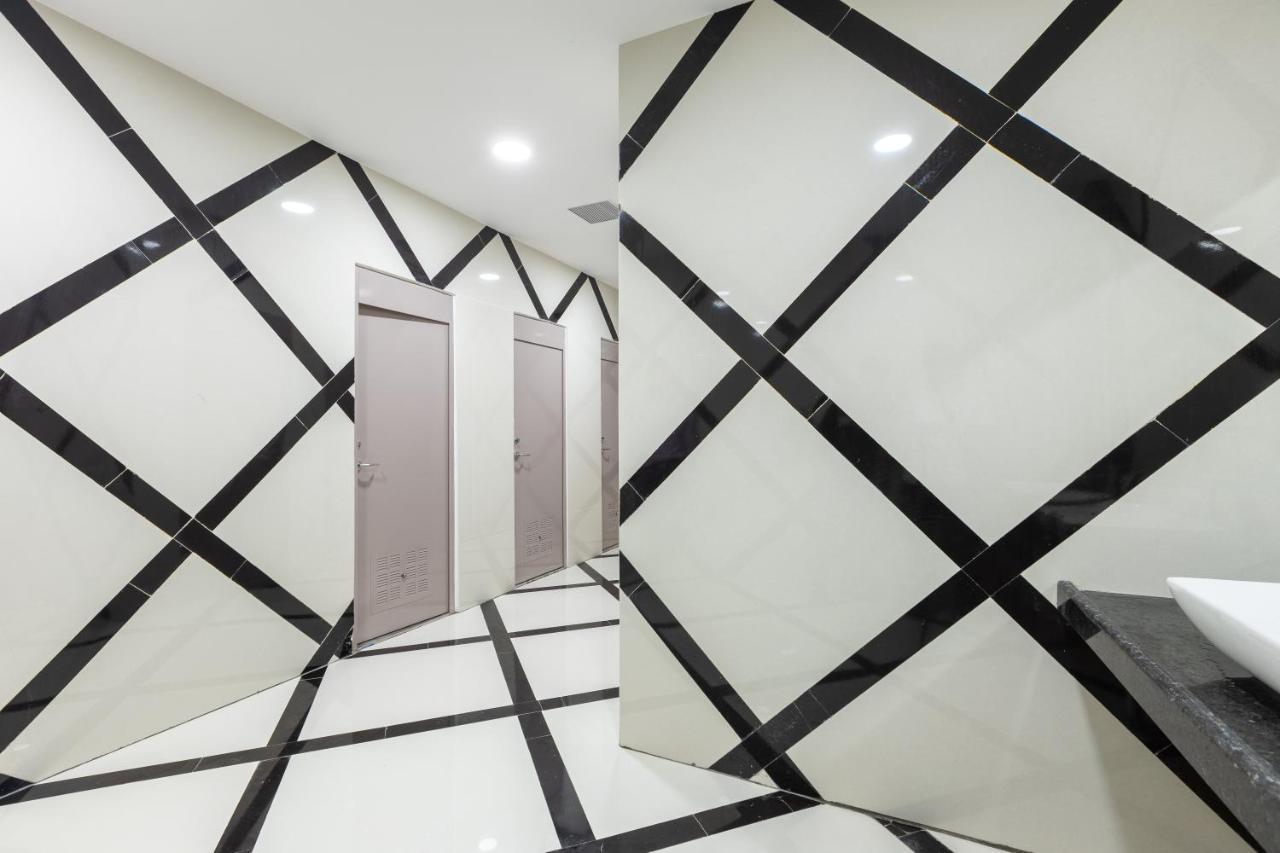 The Grand Monarch Hotel, اوجاين المظهر الخارجي الصورة
